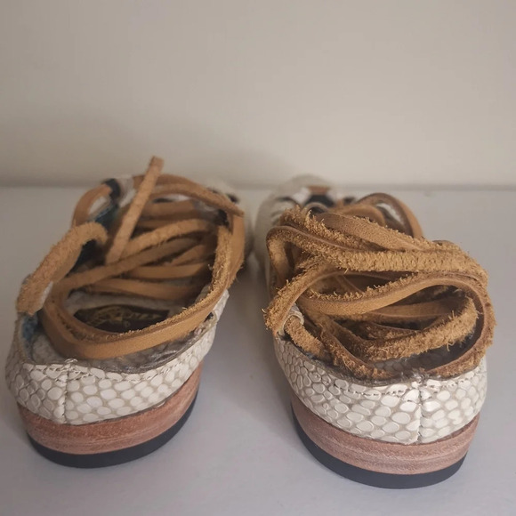 Free Bird Enya pointy toe laced, open back flat leather slip-on SZ 7 - Picture 7 of 11